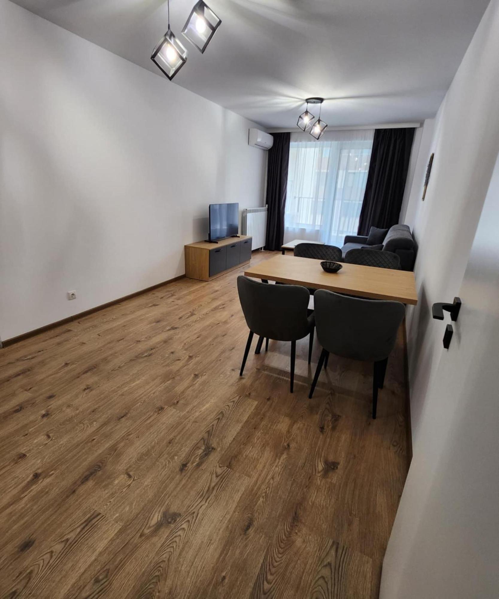 Student City & Privat Parking Apartment