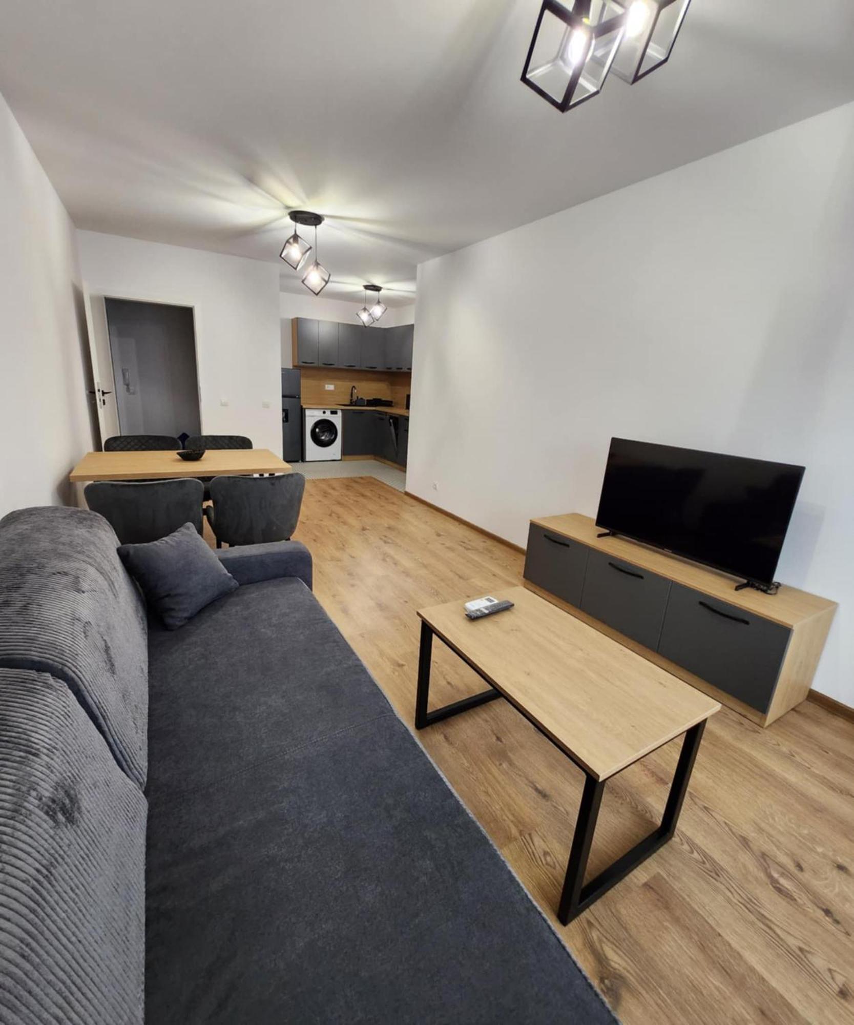 Student City & Privat Parking Apartament